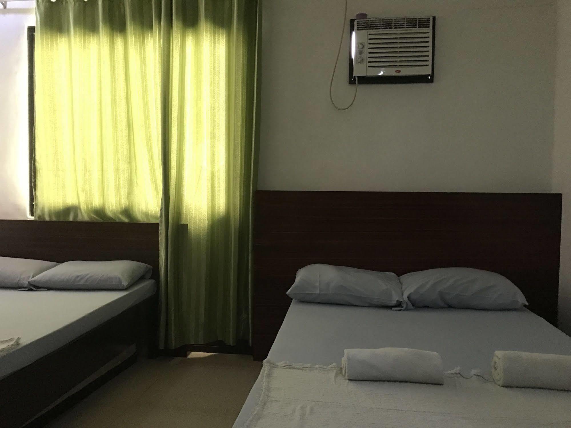 Ziur Inn Laoag Exterior foto