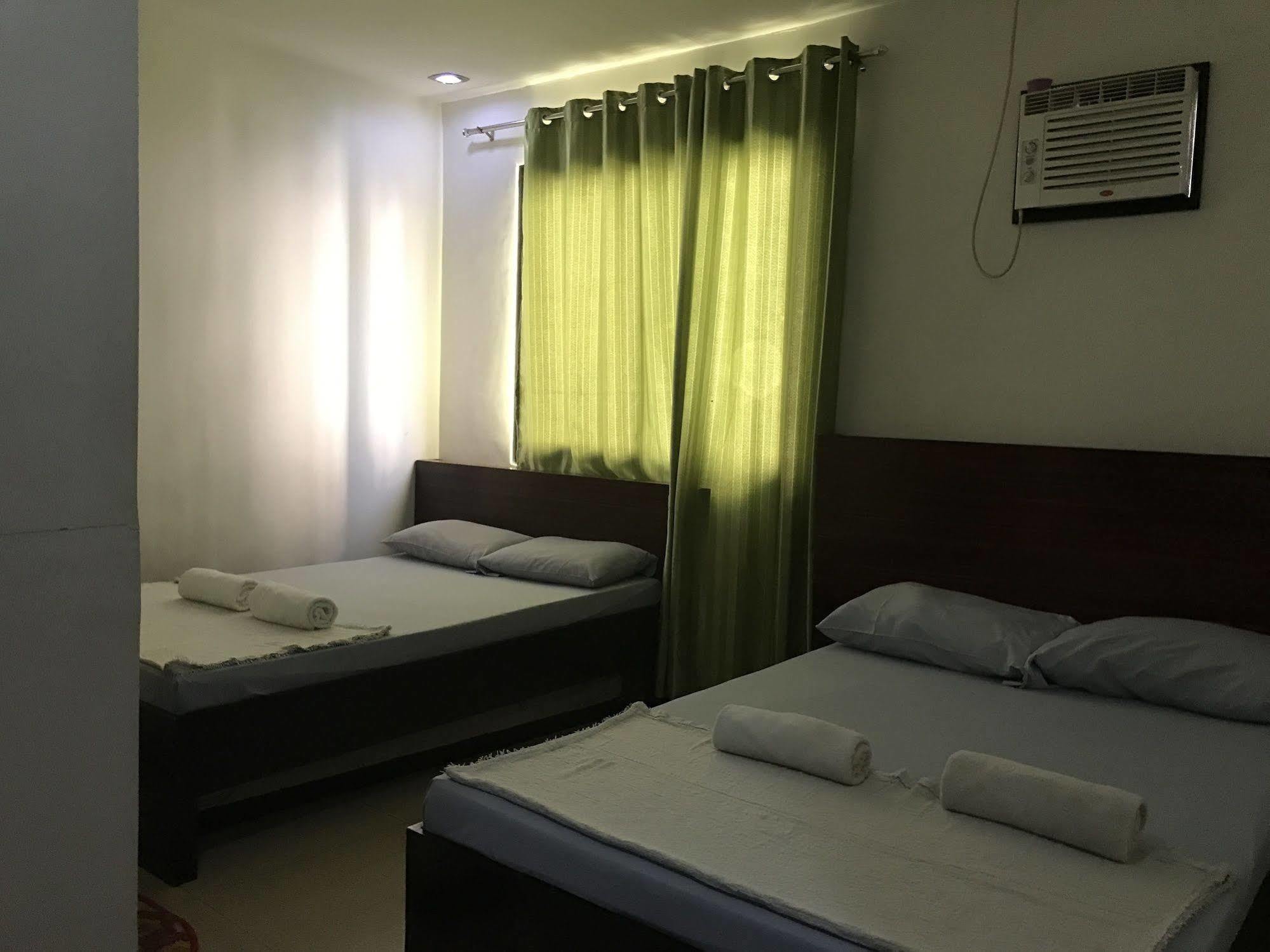Ziur Inn Laoag Exterior foto